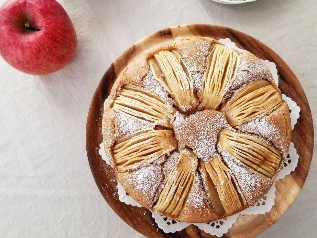 卵・乳・小麦不使用で手軽に作れるグルテンフリーのリンゴケーキ