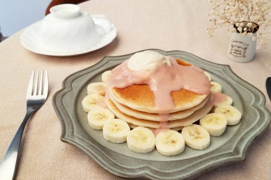 米粉で作るもちもち食感のグルテンフリーバナナパンケーキコース