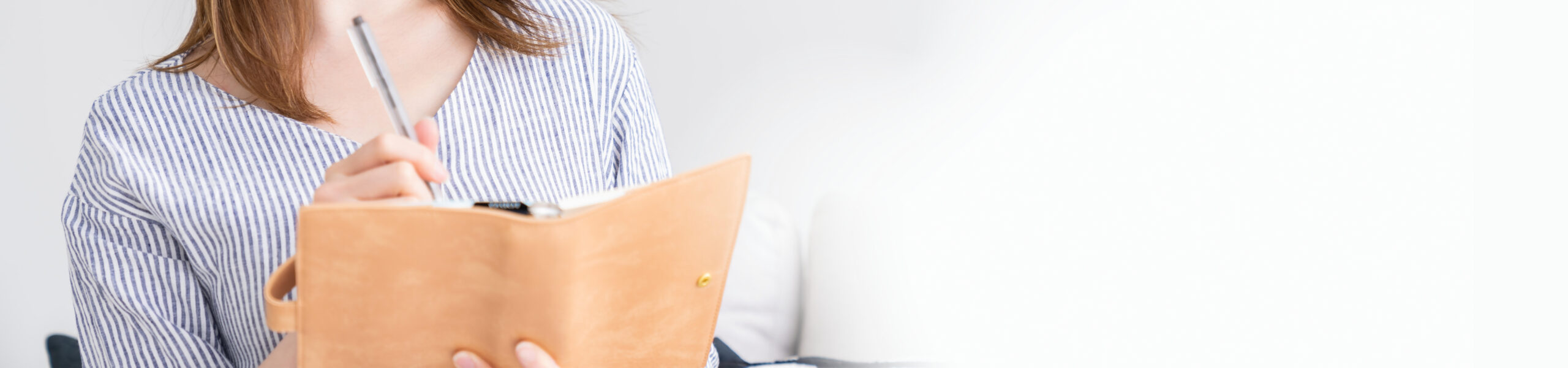 アーユルヴェーダの基本をテキストで学ぶ初心者向け座学の様子